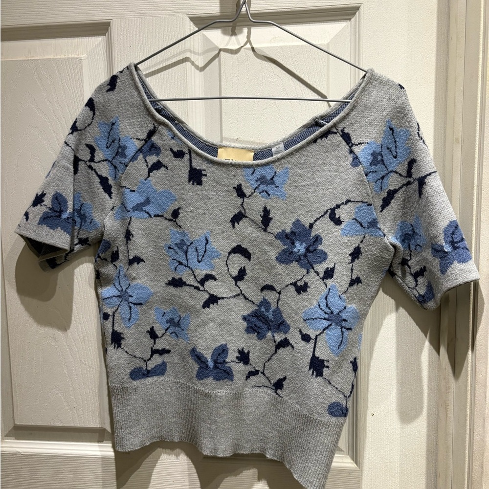 Elie Tahari Gray and Blue Floral Knit Top